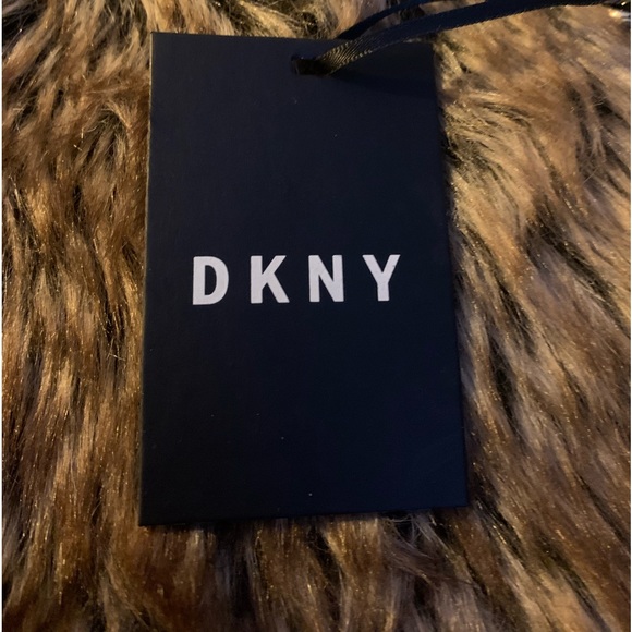 NEW DKNY Cleo Top Zip Camera Handbag Shoulder Purse Chain Strap Tattoo New York - Picture 6 of 15